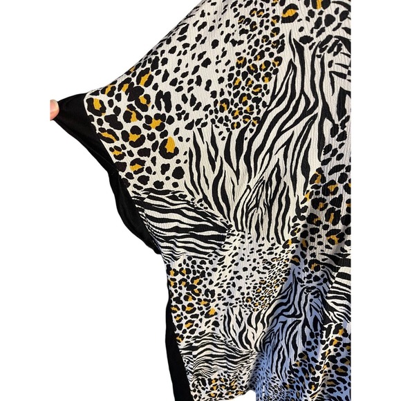 AVENUE Women;s Top Size 30/32 Black Animal Print Cap Sleeves Cute - Picture 3 of 6
